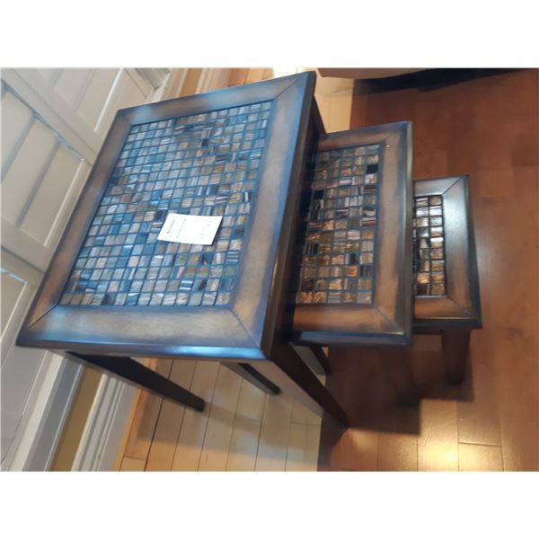 Set of Nesting Tables Cat B