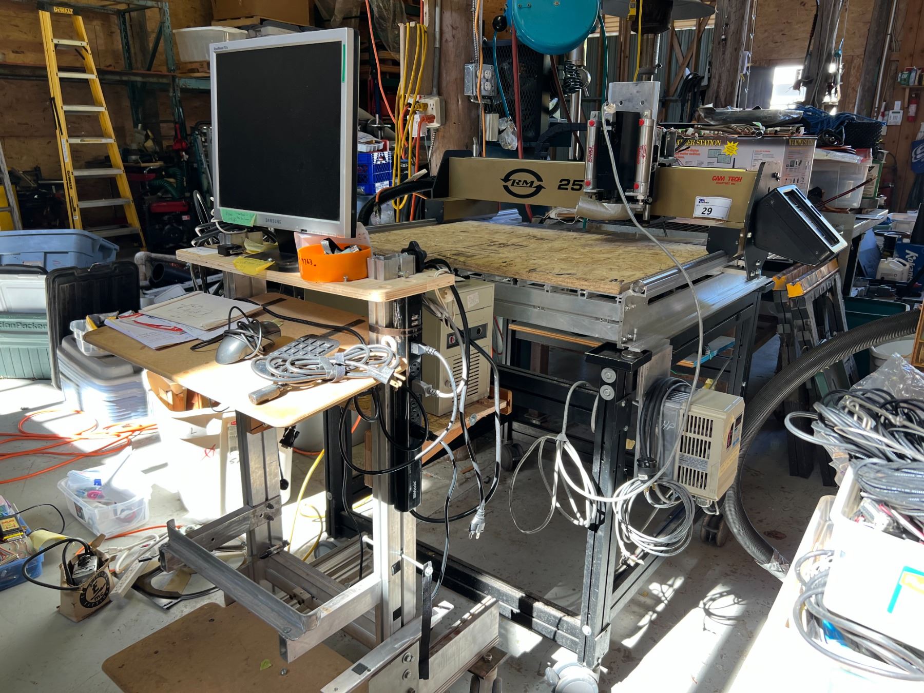 CAM TEC INDUSTRIES ROUTER MASTER RM25 WITH 33