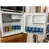 Image 2 : SALTON MINI FRIDGE