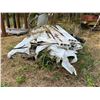 Image 1 : SEVERAL PIECES OF WHITE PLASTIC HORSE FENCING