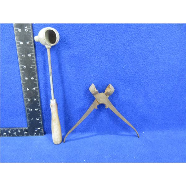 Vintage Round Ball Bullet Mold & Lead Ladle