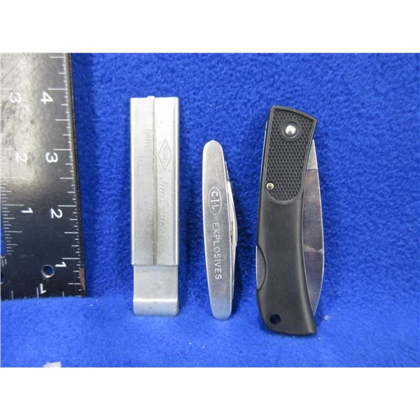 3 Pocket Knives