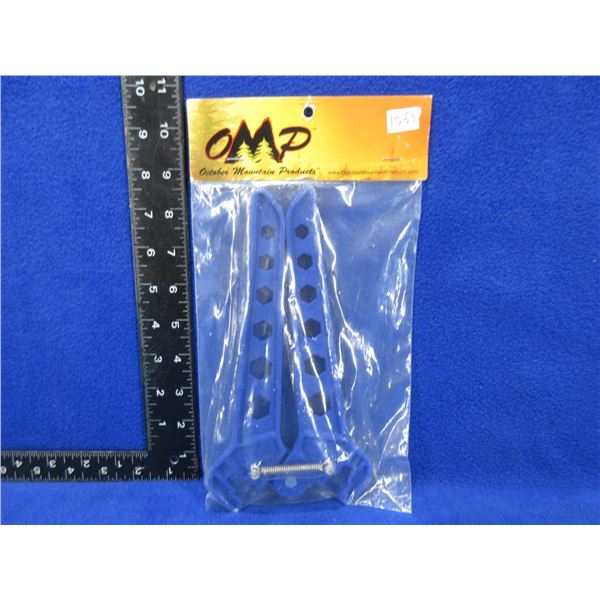 NEW - October Mountain Products Kick Stand Bowstand