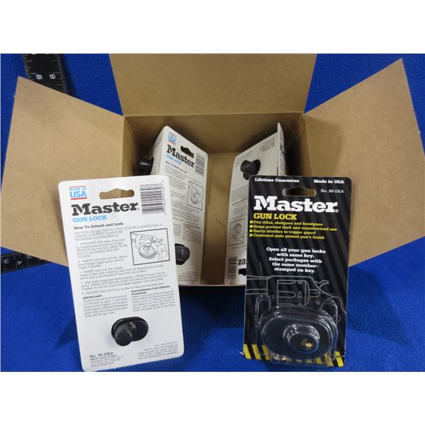 6 Master No. 90-DKA Gun Locks - Keyed Alike