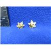 Image 2 : 2 Maple Leaf Pins