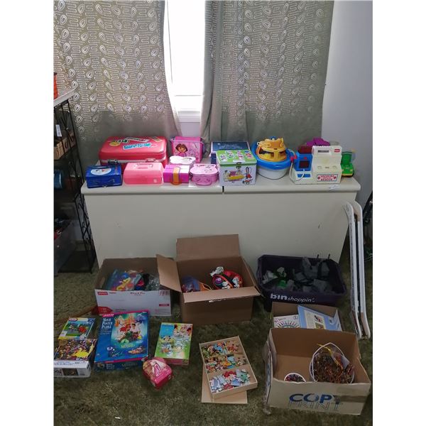 Large Toy Lot (Puzzles, Lunchboxes, Crayons/Pencil Crayons, Books, Lego, and More!)