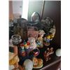 Image 6 : Assorted Collectible Figurines and Mirrors