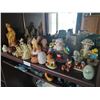 Image 8 : Assorted Collectible Figurines and Mirrors