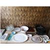 Image 1 : Assortment of Kitchen Ware
