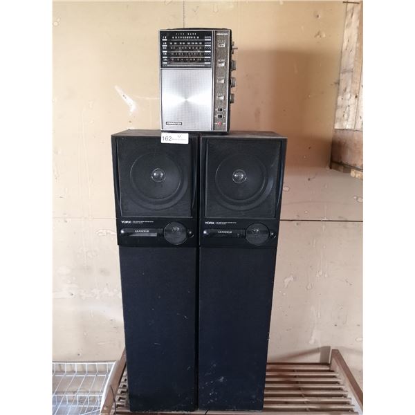 Soundesign Vintage Radio and 2 x Yorx 2-Way Bass Reflex Speaker Systems