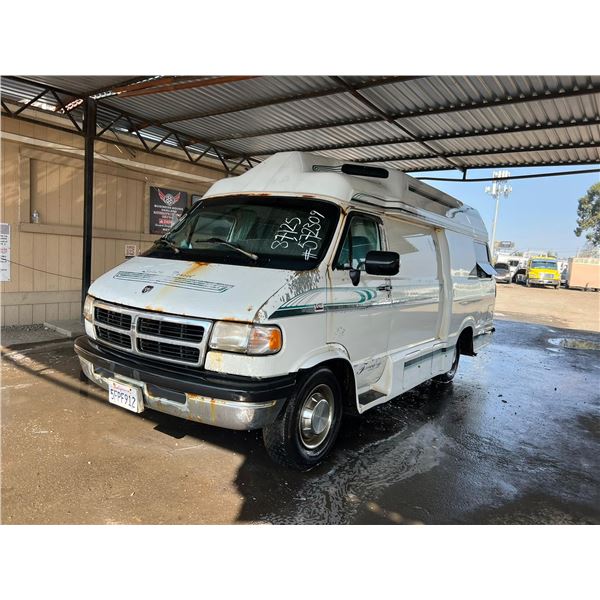 1995 LEISURE TRAVEL RV