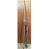 Image 1 : Vintage Long Bow With Arrows