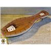 Image 1 : 15" BOWLING PIN SHAPE CRIB BOARD