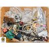 Image 1 : ESTATE TRAY LOT OF ASSORTED COSTUME JEWELRY