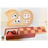 Image 1 : WOODEN CRIB AND CHECKERS GAMES