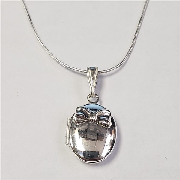 BZ1054-17 SILVER LOCKET 18  NECKLACE