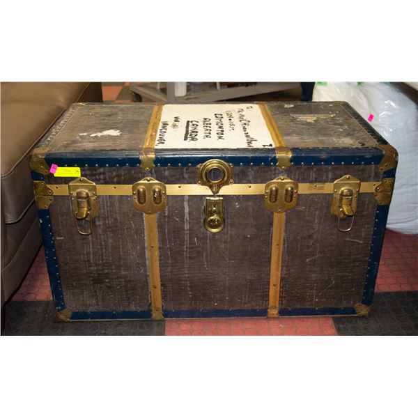 VINTAGE BLUE STEAMER TRUNK