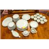 70 PIECE SNOWHITE REGENCY CHINA SET FEEDS 8