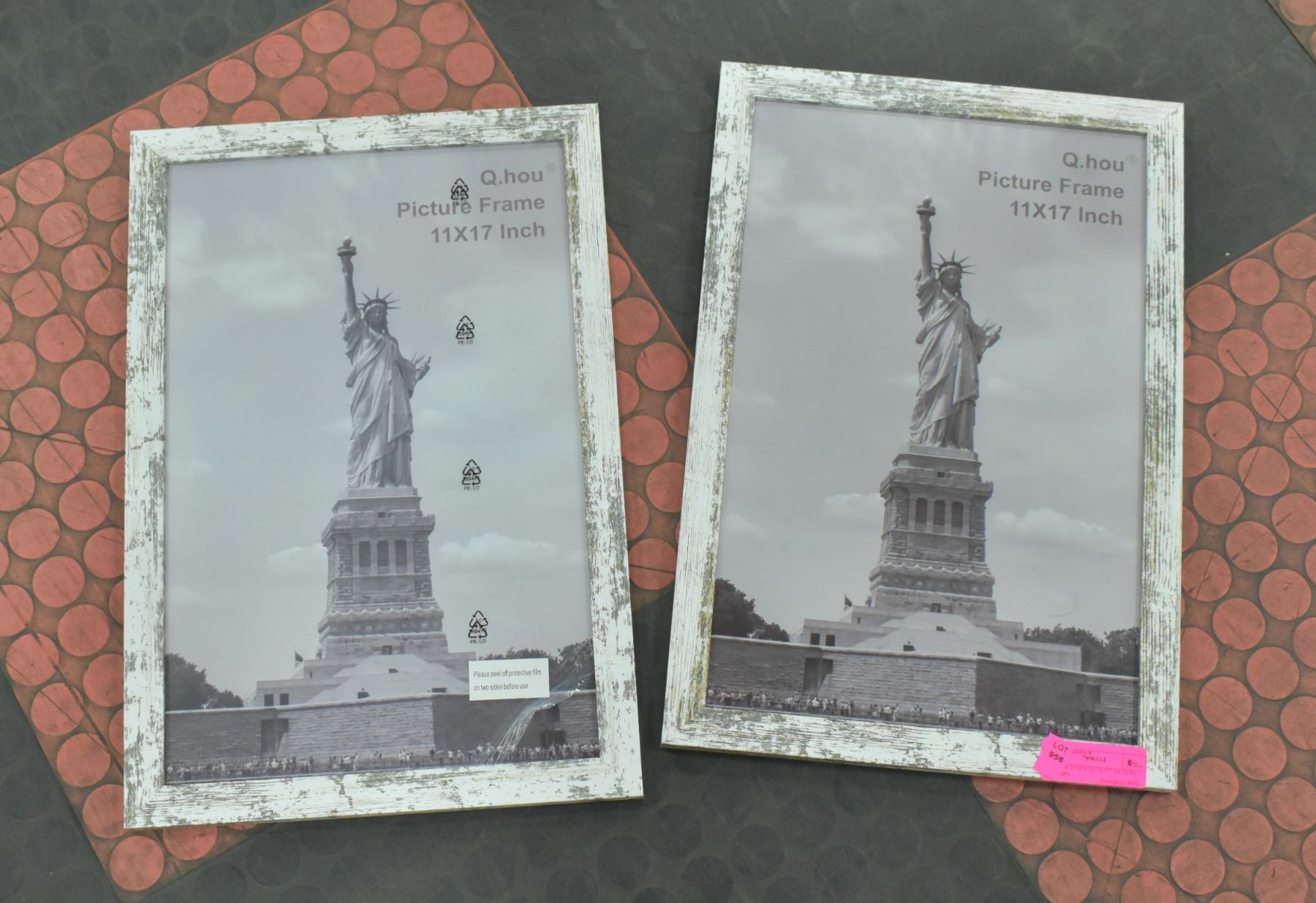 PAIR OF 2 NEW 11 X 17 PICTURE FRAMES Pair of 2 new 11 x 17 picture frames