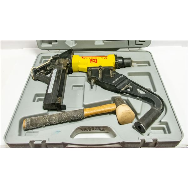 FLOORING NAILER