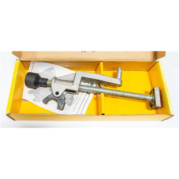 DEWALT CLAMP