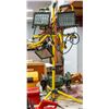 Image 1 : WORKLIGHT 500W ON STAND WITH EXTRA LIGHT