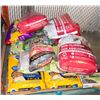 Image 1 : UNCLAIMED PALLET OF DAMAGED PACKAGING PET FOOD