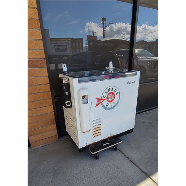VINTAGE CANADA DRY COOLER MADE BY IDEAL, NO SHIPPING