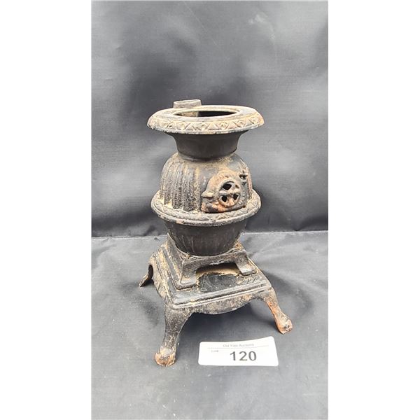 VINTAGE MINIATURE CAST IRON STOVE