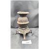 Image 2 : VINTAGE MINIATURE CAST IRON STOVE