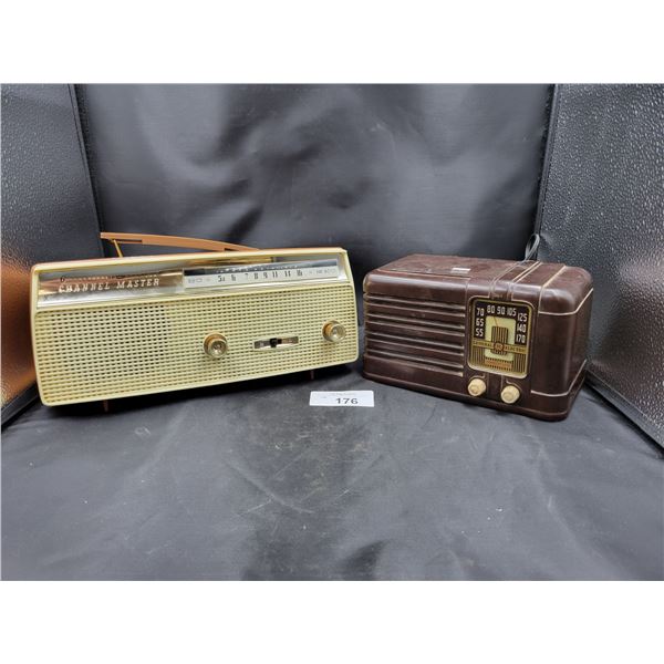 TWO VINTAGE AM RADIOS