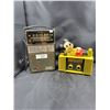 Image 1 : TWO VINTAGE AM RADIOS