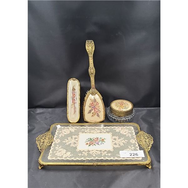 VINTAGE LADIES VANITY SET W/TRAY