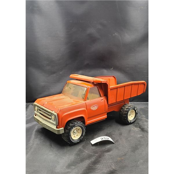 VINTAGE TONKA PRESSED STEEL DUMPTRUCK