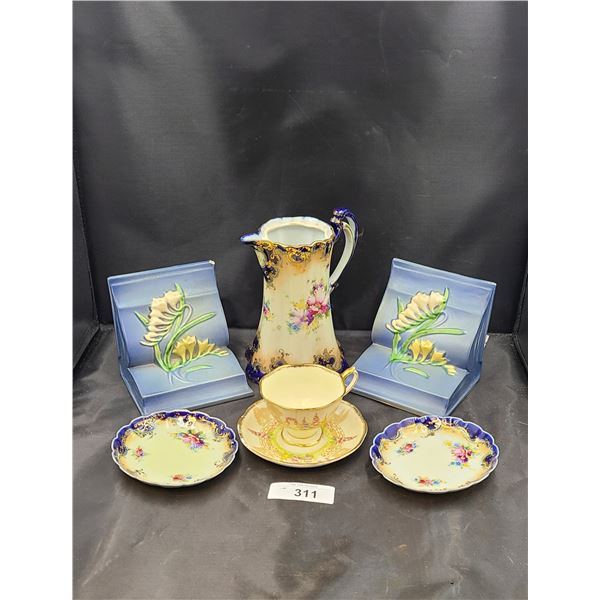 SEVEN VINTAGE COLLECTIBLES