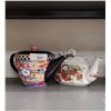 Image 1 : TWO VINTAGE TEAPOTS