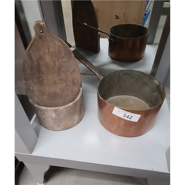 ANTIQUE COPPER POT & WOOD WALL CADDY
