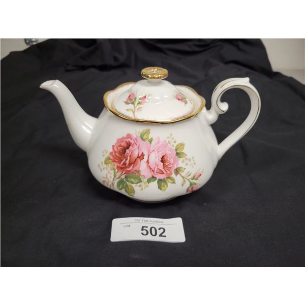 ROYAL ALBERT AMERICAN BEAUTY TEAPOT