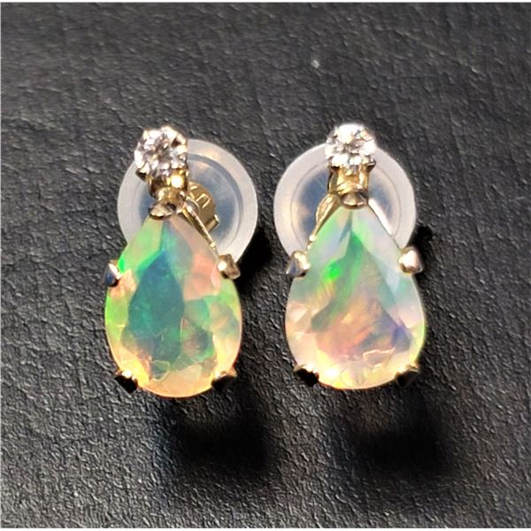10K  OPAL(0.76CT) MOISSANITE(0.05CT) EARRINGS