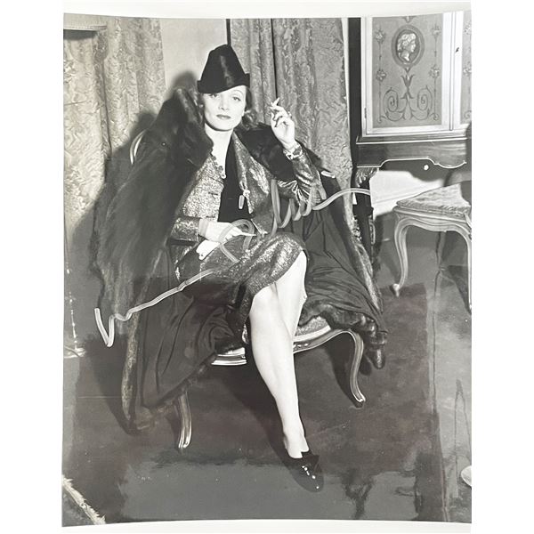 Marlene Dietrich signed photo