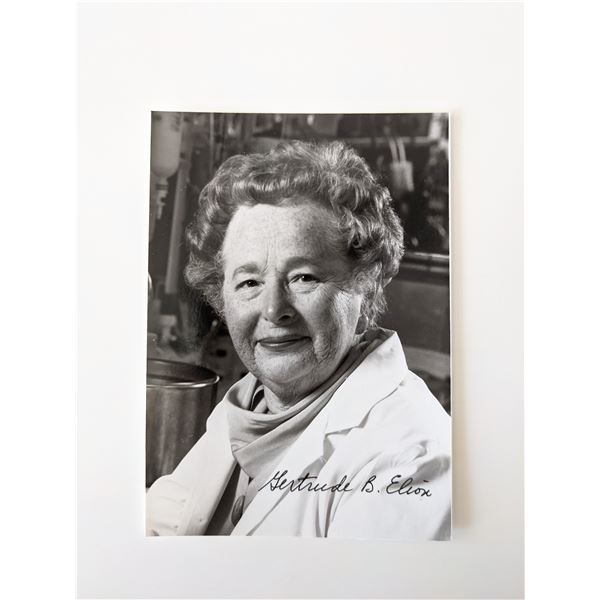 Nobel Prize Winner Gertrude B. Elion signed photo