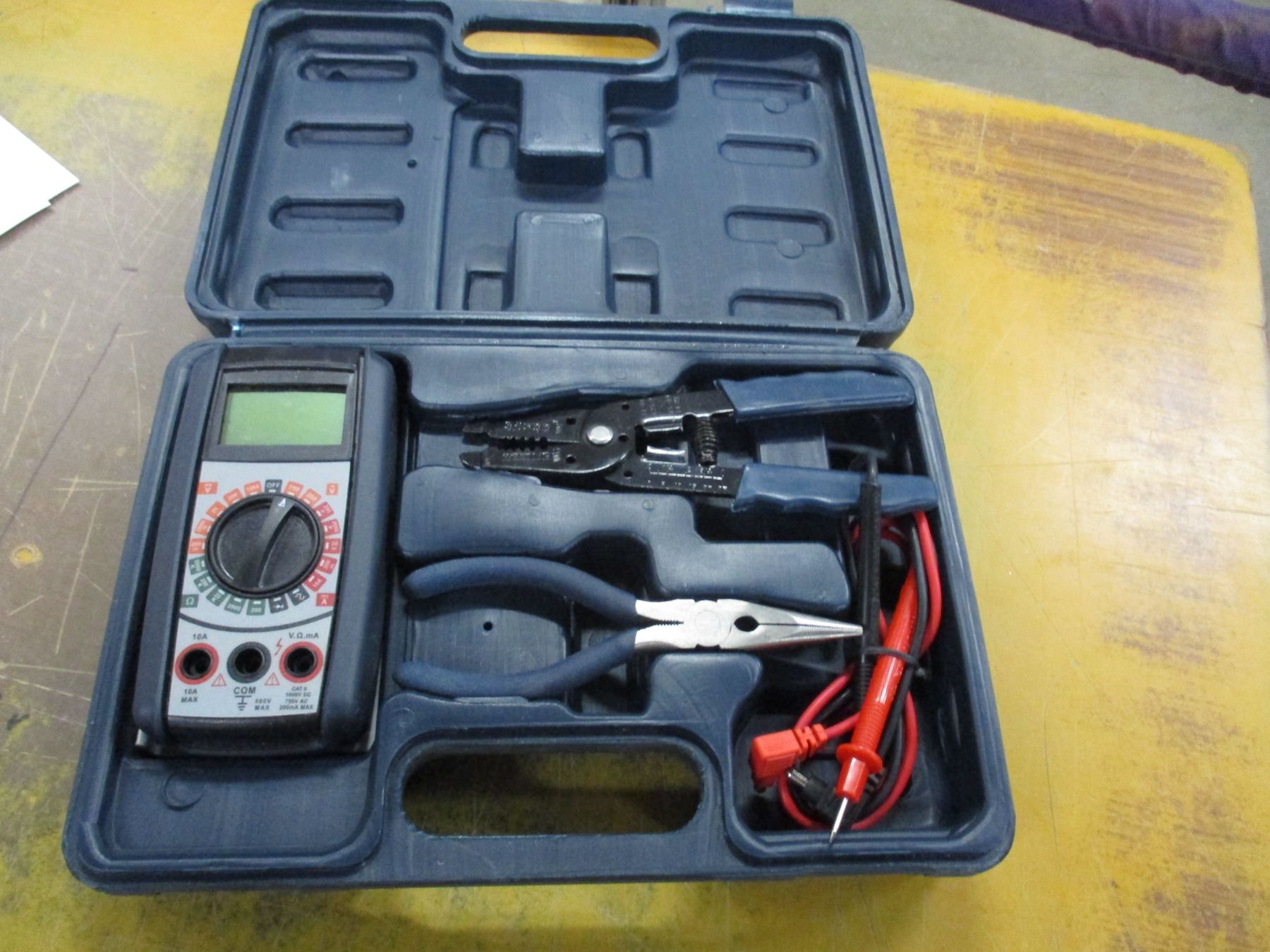 MASTERCRAFT OHM METER IN CASE