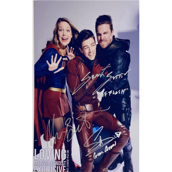 Autograph Signed  Supergirl Photo