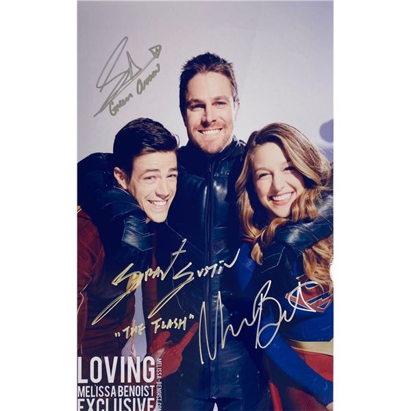 Autograph Signed  Supergirl Photo