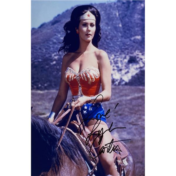 Autograph Signed  Wonder Woman Photo