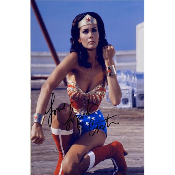 Autograph Signed  Wonder Woman Photo
