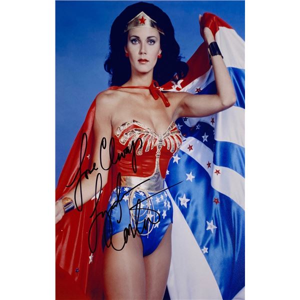 Autograph Signed  Wonder Woman Photo
