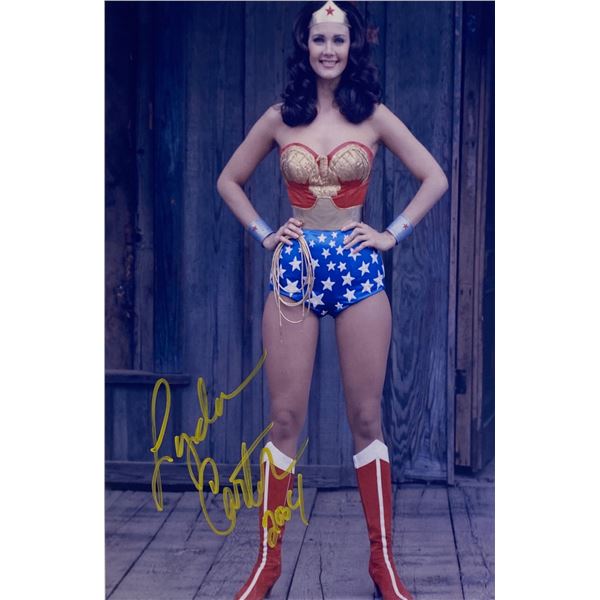 Autograph Signed  Wonder Woman Photo