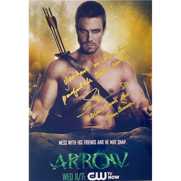 Autograph Signed  Arrrow Photo