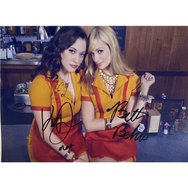 Autograph Signed  2 Broke Girls Photo